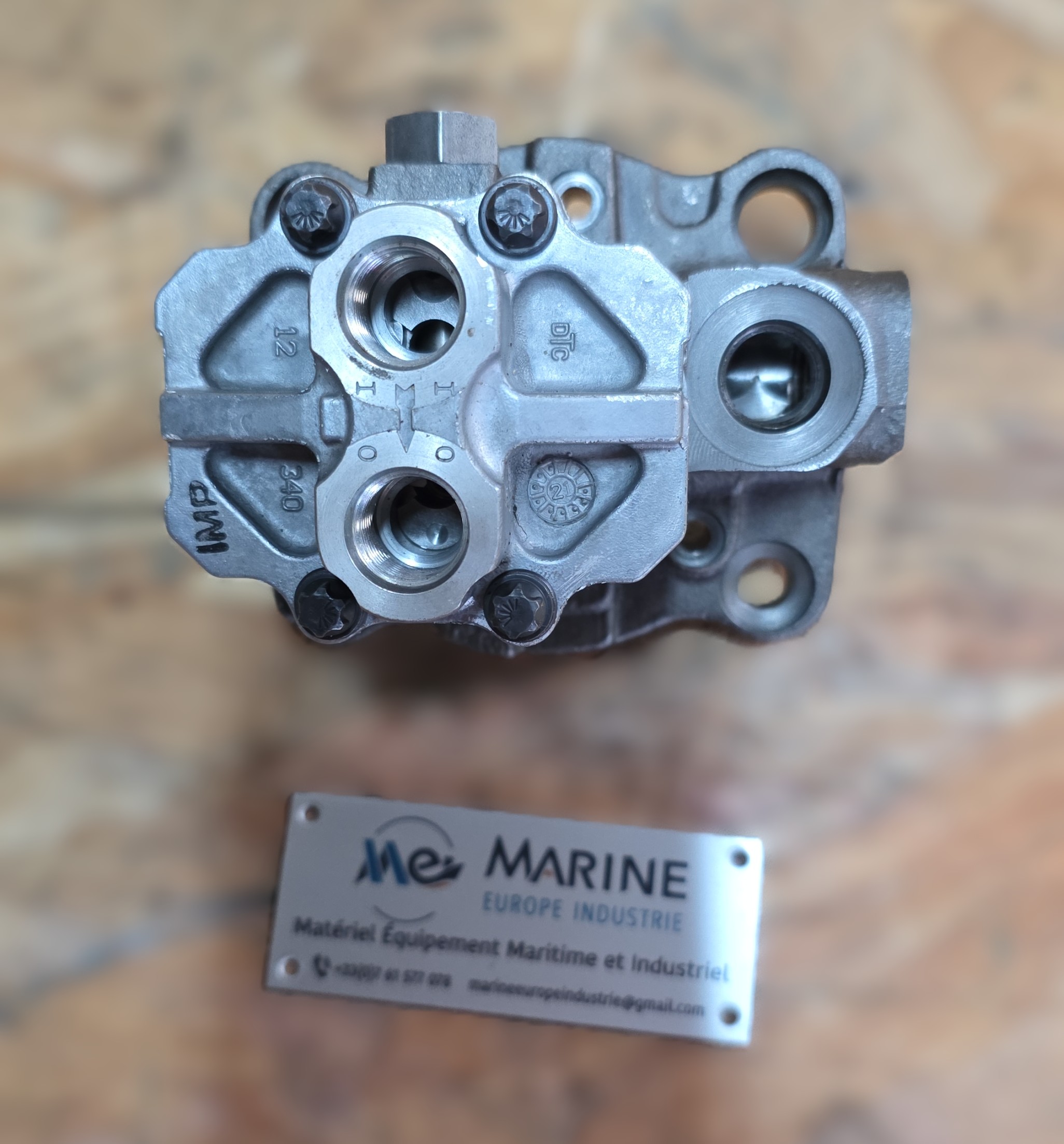 Pompe de transfert carburant CAT 318-6357 – Image 4